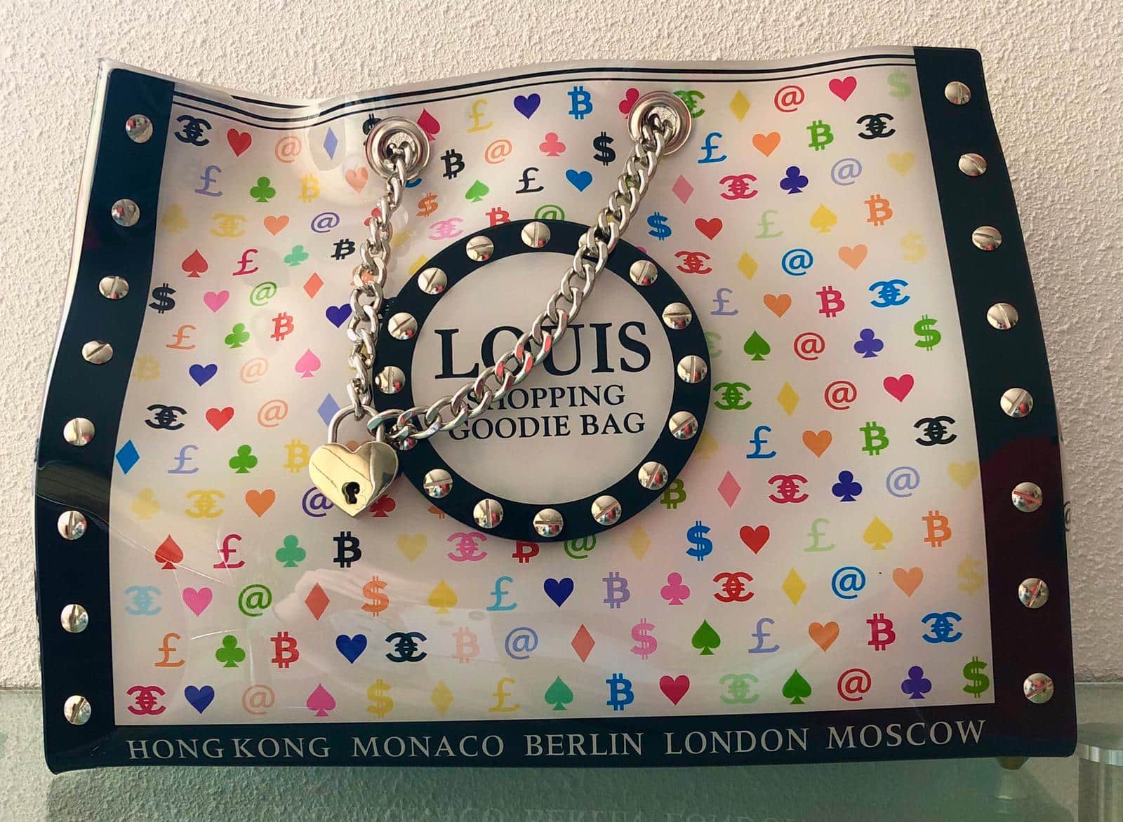 Louis Vuitton wit - goodie bag - groot 01